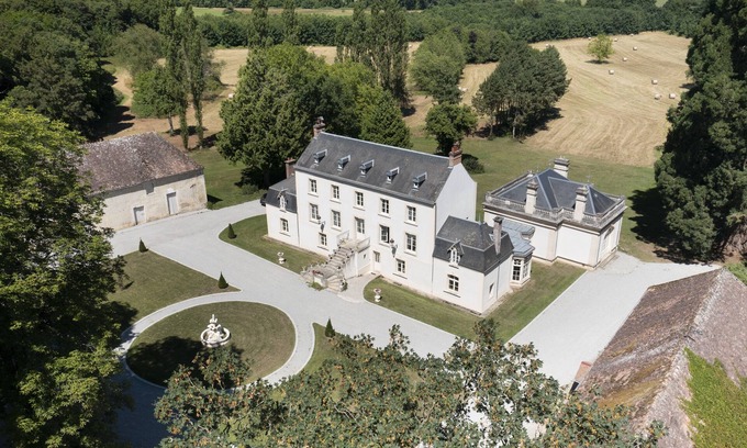 Chailloue Autre | Château la gauchetiere avec piscine