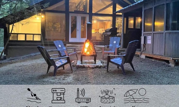 Sainte-Lucie-des-Laurentides Cabine | Chalet le chaleureux et coquet petit Caribou (1603)