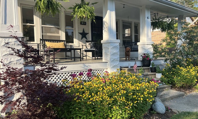 Chagrin Falls Maison | CHAGRIN FALLS rental - 5 min walk to town. 3 bedrooms & 1 bath.