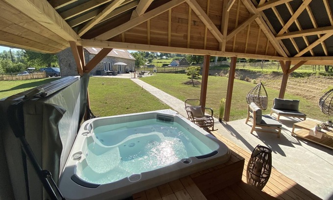 La Chaise-Baudouin Cottage | Chaignonnières Roulotte 19pers 2 Gîtes : jacuzzi 15min mer