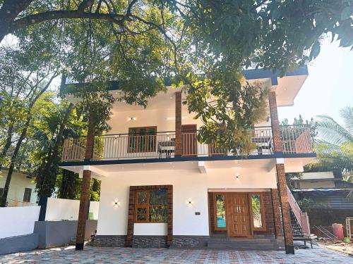 Athirapally Maison | Chakkantharas Premium Villa