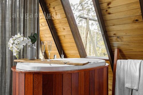 Sao Pedro de Alcantara Chalet De Ski | Chalé Alcântara - Com banheira para casal