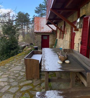 Manteigas Chalet De Ski | Chalé na Montanha Casa de Baixo