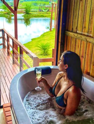 Imarui Chalet De Ski | Chalé Rústico com Hidromassagem e Piscina