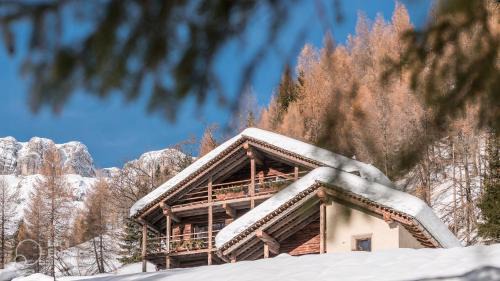 Livinallongo del Col di Lana Chalet De Ski | Chalet Dolomites Luxe con Spa, Piscine, Jacuzzi e Cinema Privato