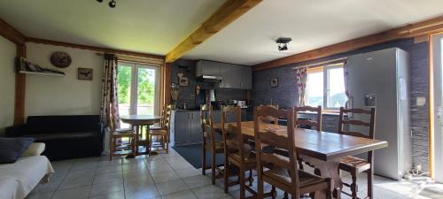 Besse-et-Saint-Anastaise Chalet De Ski | Chalet à Besse 10 personnes