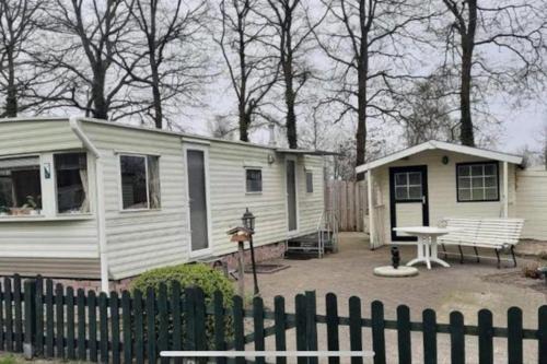 Schoonloo Chalet De Ski | Chalet 108 met airco familie camping de Tien Heugten Schoonloo Drenthe