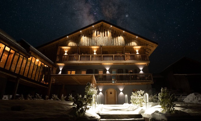 Le Petit-Bornand-les-Glieres Chalet De Ski | Chalet 1703 - Chalet 5* avec Jacuzzi - Idéal pour famille jusqu'à 12 personnes