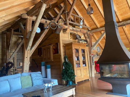 Le Bouchet-Mont-Charvin Chalet De Ski | Chalet 1830 au pied du MONT CHARVIN