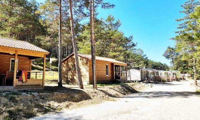 Saint-Auban Chalet De Ski | Chalet 2 étoiles - Piscine - ccbaeib