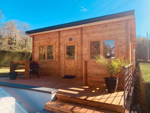 Corcieux Chalet De Ski | Chalet 2 personnes avec jacuzzi privatif et piscine saisonnière partagée