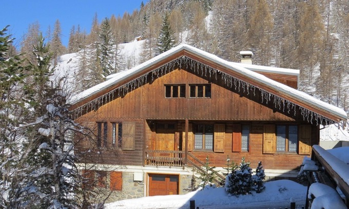 La Roche Chalet De Ski | Chalet 290m2, 15 pers/8chambres, Pistes/Télésiège à 100m,*** Tout confort