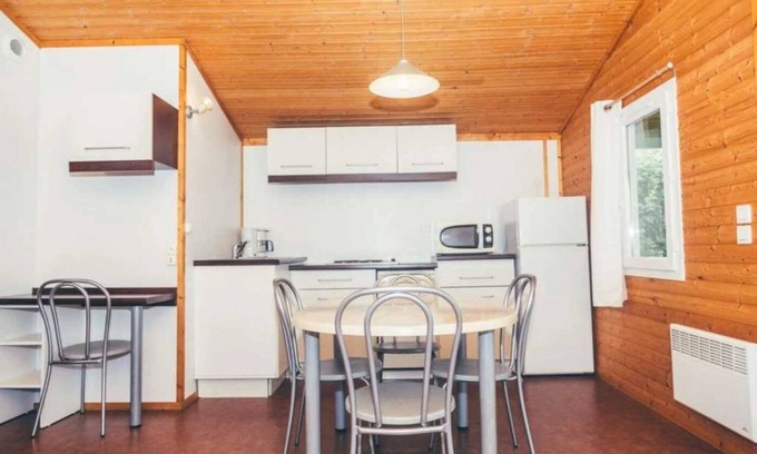 Monclar-de-Quercy Chalet De Ski | Chalet 3 étoiles - Piscine - eebbib