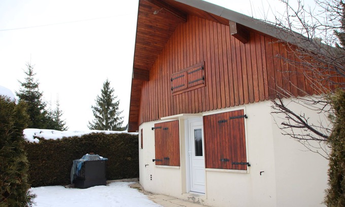 Metabief Chalet De Ski | Chalet 30m² à Métabief (Doubs) au pied des Pistes (Ski & VTT), Lac à 10 mins