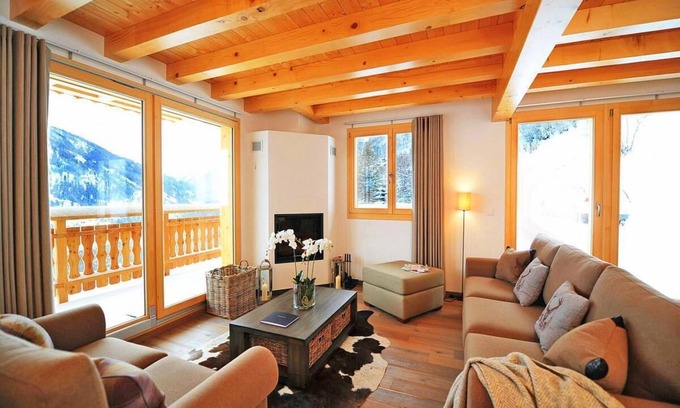 Heremence Chalet De Ski | Chalet, 350m des commerces, balcon, cheminée ou poêle à bois, parking, télévision, 150m², Thyon