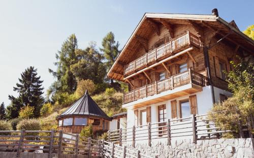 Chamoson Chalet De Ski | Chalet 4 Saisons with jacuzzi - Ovronnaz