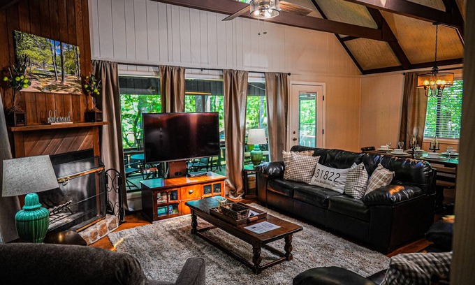 Pine Mountain Chalet De Ski | Chalet #66- a rare gem steps from swimming pool.