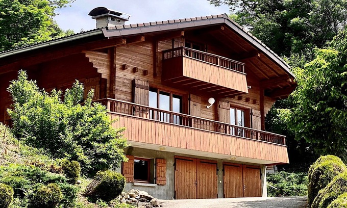 Manigod Chalet De Ski | Chalet 70 m2, quiet area, south facing, commune of Manigod, near La Clusaz