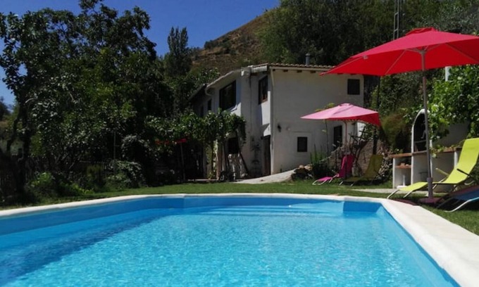 Guejar Sierra Chalet De Ski | Chalet "Almez de Lúa" with Mountain View, Private Pool & Wi-Fi