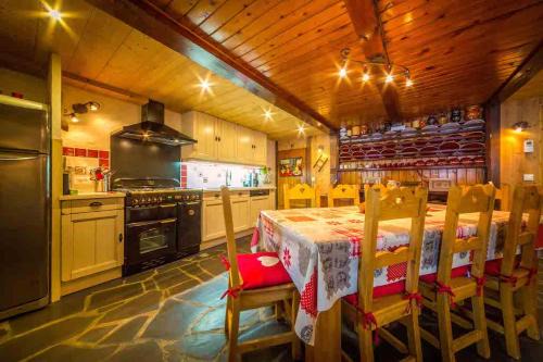 Les Prodains Chalet De Ski | Chalet Ancetre