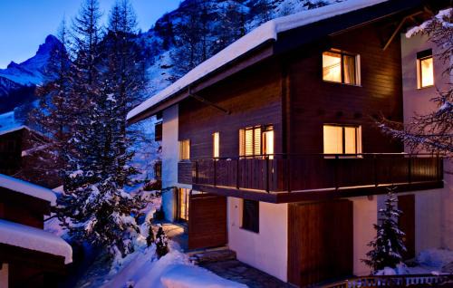 Zermatt Chalet De Ski | Chalet and Penthouse Zen, two Properties, 100m from Ski Lift and Piste