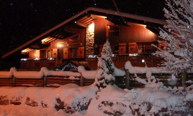 Montriond Chalet De Ski | Bel appartement en chalet avec balcon et parking, accès direct au domaine