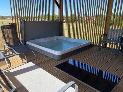 La Quarte Chalet De Ski | Chalet avec spa, Au Bois Quartois