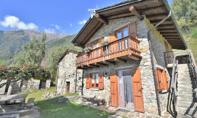 Mello Chalet De Ski | Chalet Baita Lake View by Interhome