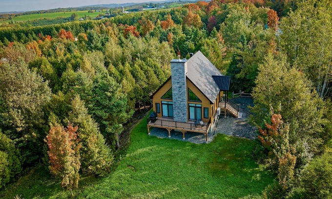 Saint-Gabriel-de-Rimouski Chalet De Ski | Chalet Bellevue (Mont-Comi)