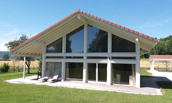 Marigny Chalet De Ski | Chalet Bien-être de 100m² Avec Sauna et Balnéo - à 1km du Lac de Chalain