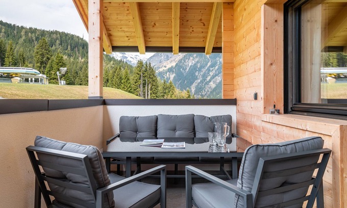 Racines Appartement | Chalet de montagne "Blosegghof Almwiese" avec vue sur les montagnes, terrasse privée et Wi-Fi