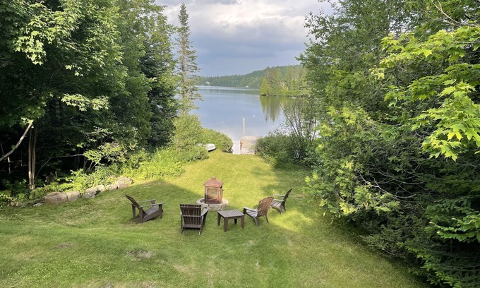Lantier Chalet De Ski | Chalet Bord de l'eau Saint-Donat- DISPONIBLE POUR LA SAISON HIVER 2025-2026