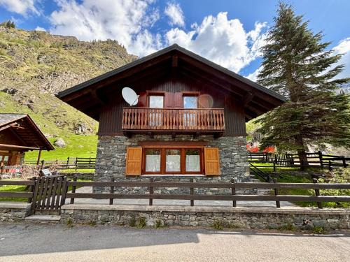 Antrona Schieranco Maison | Chalet Caldo & Accogliente a Cheggio "Obrigado House"