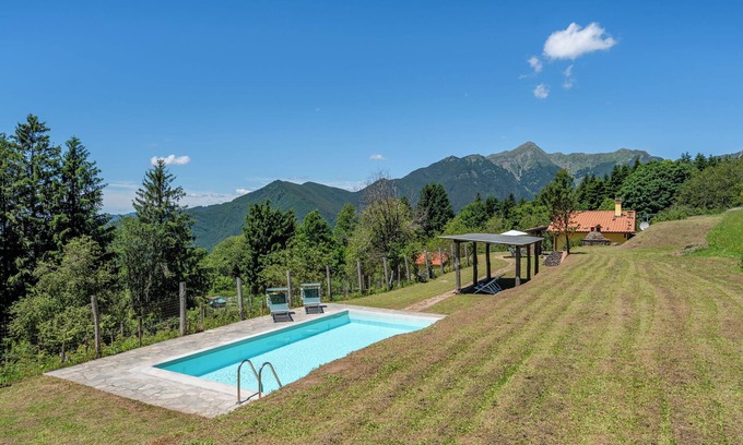 Casoli Chalet De Ski | Chalet "Casa Albereta" avec vue sur la montagne, piscine privée et terrasses privées