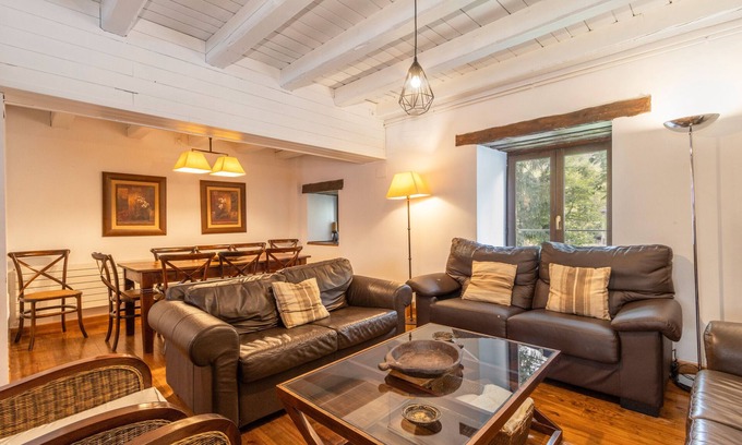 Arties Chalet De Ski | Chalet 'Casa Aranesa En Centro De Arties' with Mountain View, Private Garden and Wi-Fi