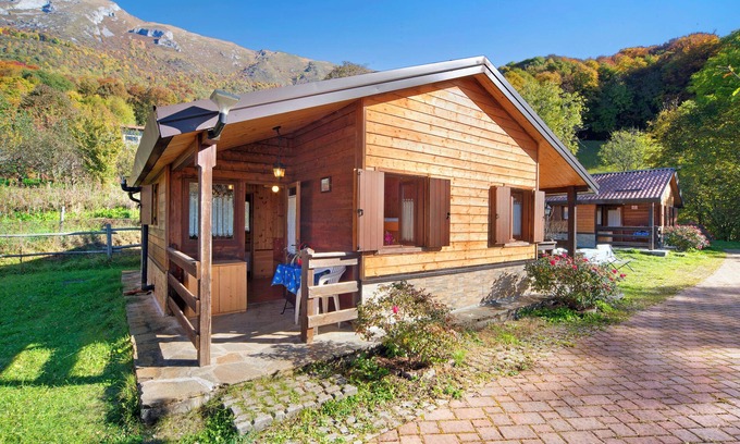 Barzio Maison | Chalet "Casa Rododendro" avec vue sur la montagne, Wi-Fi et jardin