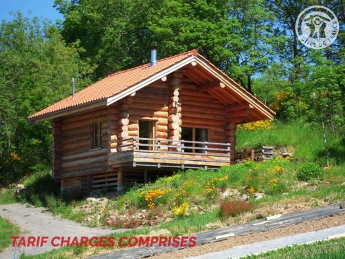 Saint-Martin-la-Sauvete Maison | Chalet chaleureux avec poêle à bois et internet à Saint-Martin-la-Sauveté - FR-1-496-184