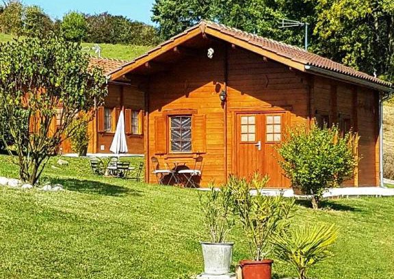 Dausse Chalet De Ski | Chalet charmant à Dausse avec piscine et jardin