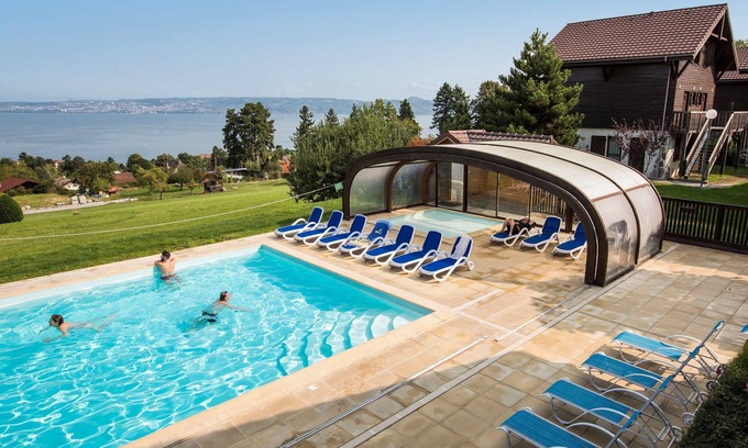 Evian-les-Bains Chalet De Ski | Chalet Cosy | Accès Piscine couverte chauffée, Thermes d'Evian, Sauna
