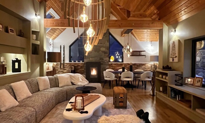 Guchan Chalet De Ski | Chalet Crystal by carlon luxury rentals