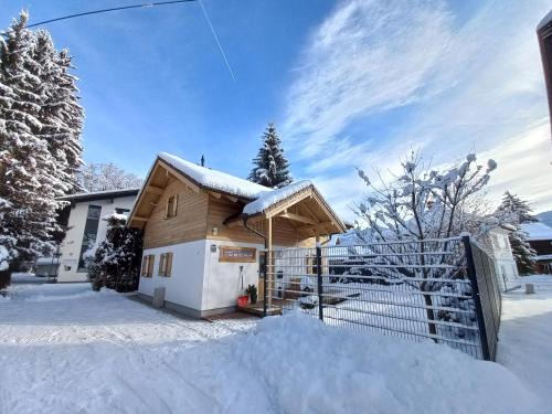 Schuttdorf Chalet De Ski | Chalet Dacha mit finnischer Sauna