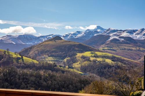 Arrodets-ez-Angles Chalet De Ski | Chalet dans les Hautes- Pyrénées entre Lourdes et Bagnères Calme et Vue magnifique