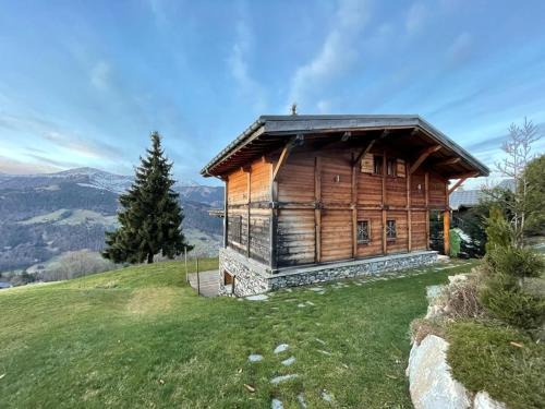 Crest-Voland Chalet De Ski | Chalet de caractère pour 12 pers, 165m², 5 chambres, cheminée, hammam, babyfoot, proche des Saisies. - FR-1-733-76