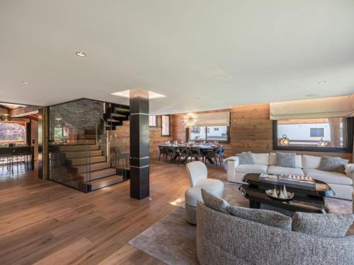 Megeve Chalet De Ski | Chalet de Luxe avec Piscine, Sauna, Salle de Sport et Cinéma - FR-1-569-194