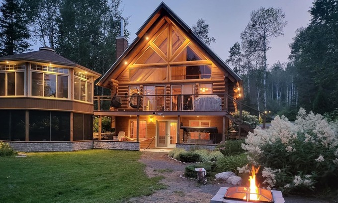 Peribonka Chalet De Ski | Chalet de Rêve à Péribonka Avec spa