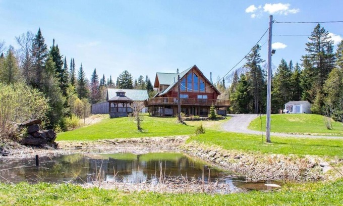 Saint-Hermenegilde Chalet De Ski | Chalet en bois rond