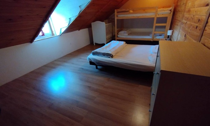 Besse-et-Saint-Anastaise Chalet De Ski | Chalet en pleine nature, idéal pour les familles, animaux acceptés
