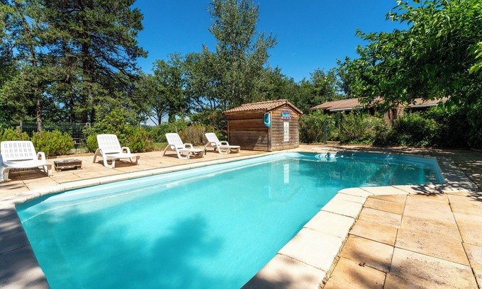Mirabel-aux-Baronnies Chalet De Ski | Chalet "Gite Romarin" avec piscine partagée, terrasse privée et Wi-Fi