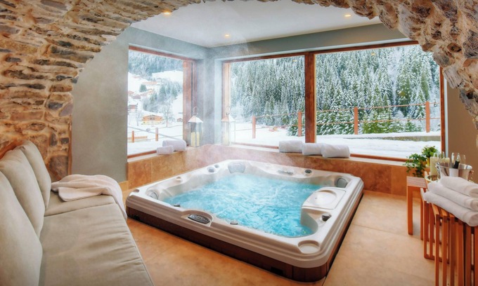 La Giettaz Chalet De Ski | Chalet Goville - base ski familial pour 15, jacuzzi et sauna - OVO Network