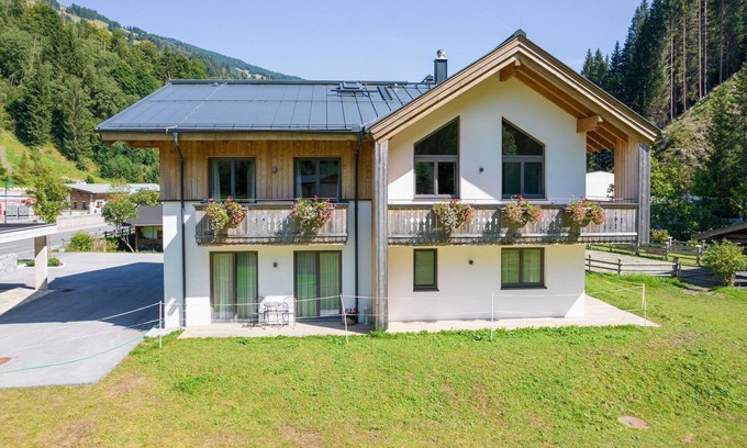 Saalbach Chalet De Ski | Chalet avec sauna et Jokercard en été